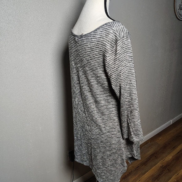 Brina & Em Black and Gray Striped Top Large - Picture 3 of 5